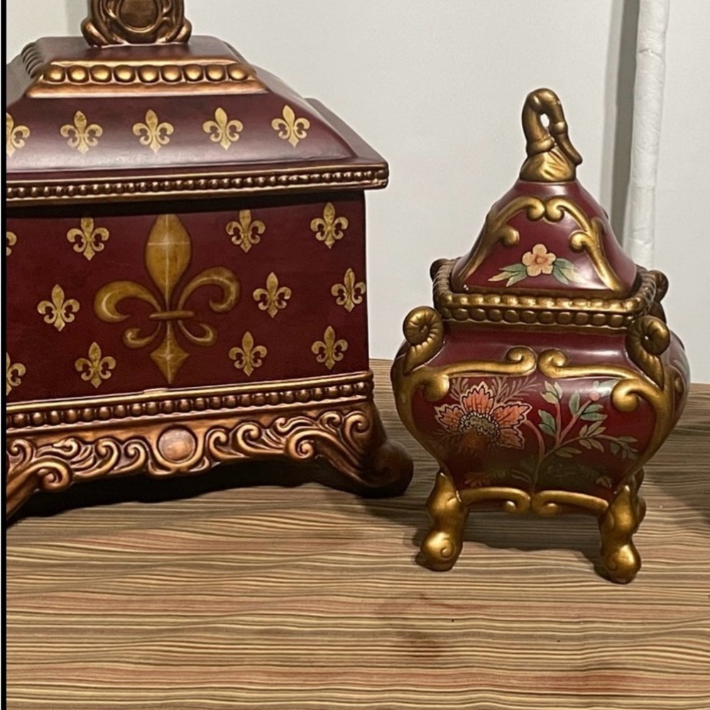 Elegant Fleur-de-Lis Home Accent Set